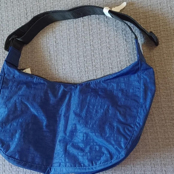 BAGGU Medium Crescent Bag in Marine Blue - Picture 2 of 11
